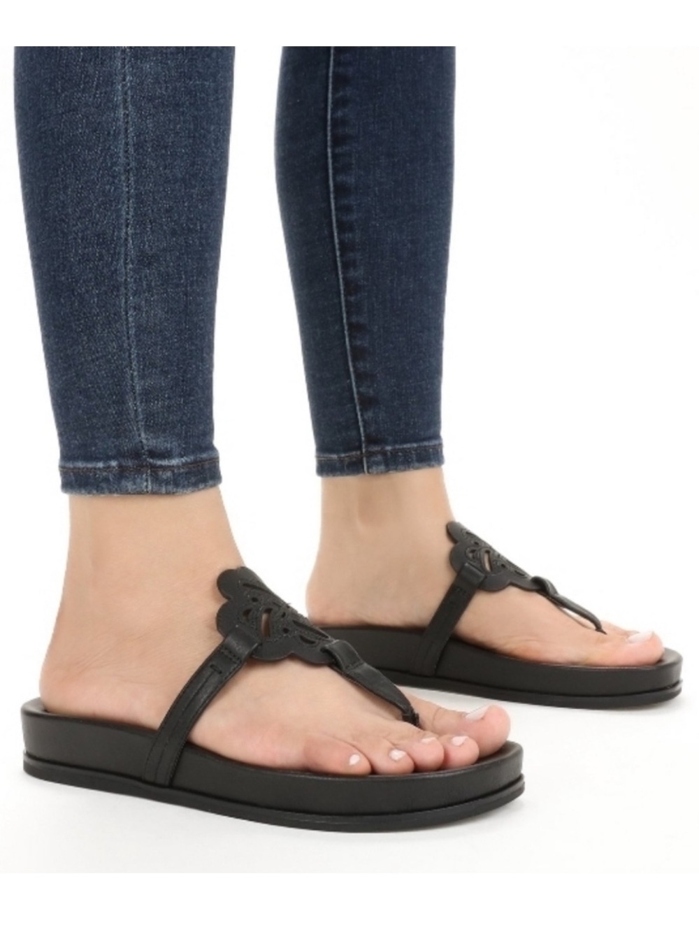 Sam & Libby Alexandra Medallion Flip Flops black size 7